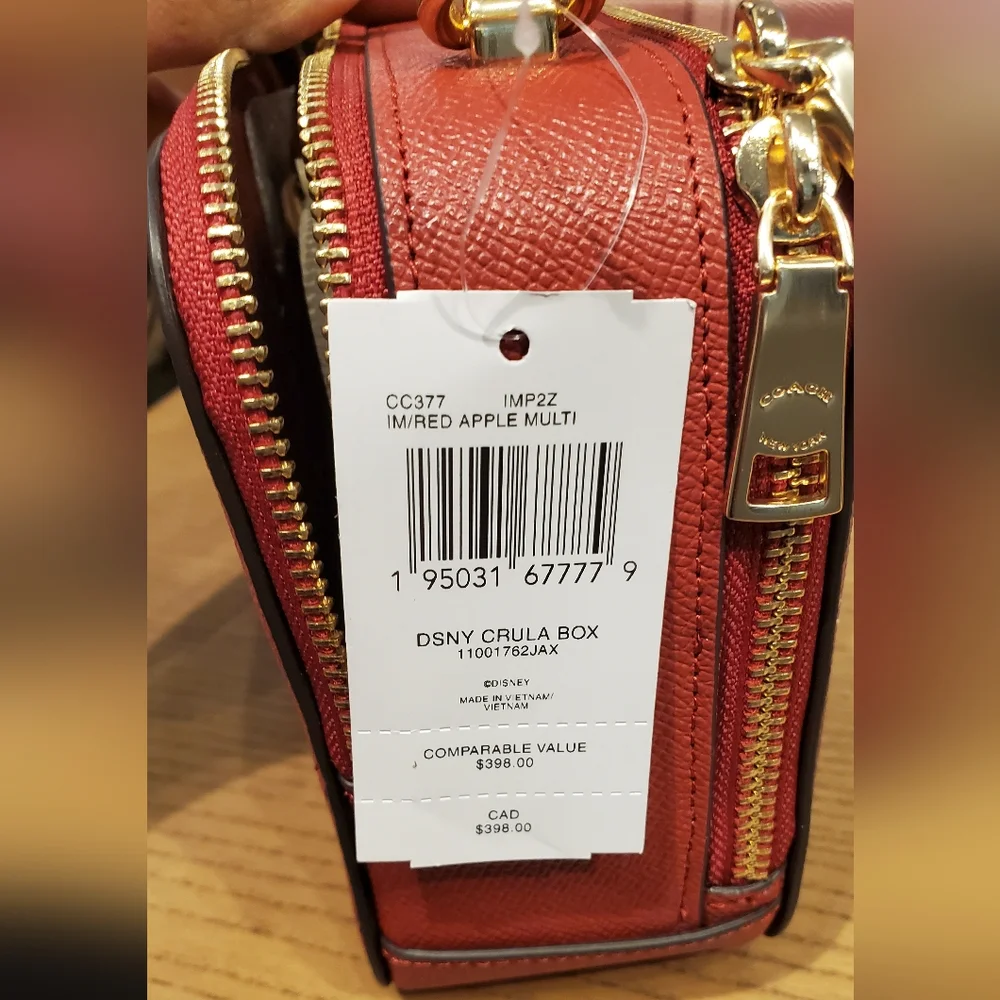 Price Drop New 🎀 Coach Disney Collection Box Crossbody With Cruella Motif Bag - Picture 6 of 6